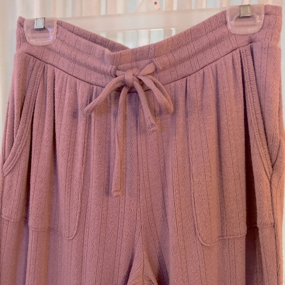 LOVE BY GAP LADIES RIBBED KNIT PANTS & TOP, SIZE M - Picture 2 of 5